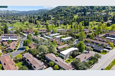 36 Miramonte Dr, Moraga, CA 94556 - Photo 20