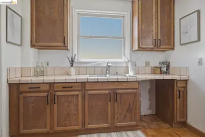 7843 Outlook Ave, Oakland, CA 94605 - Photo 16