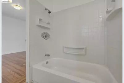 7843 Outlook Ave, Oakland, CA 94605 - Photo 28