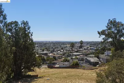 7843 Outlook Ave, Oakland, CA 94605 - Photo 40