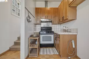 7843 Outlook Ave, Oakland, CA 94605 - Photo 18