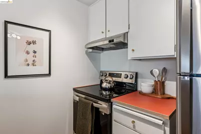 377 Palm Ave #305, Oakland, CA 94610 - Photo 12