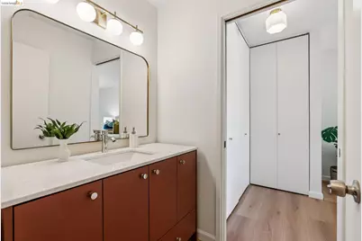 377 Palm Ave #305, Oakland, CA 94610 - Photo 16