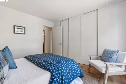 377 Palm Ave #305, Oakland, CA 94610 - Photo 20