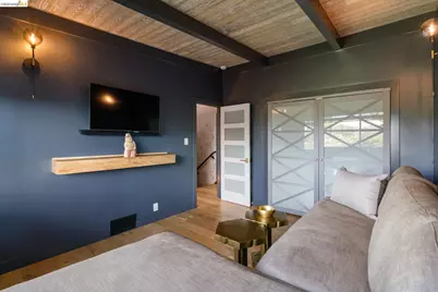 6341 Longcroft, Oakland, CA 94611 - Photo 16