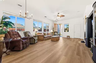 1676 Hickam Cir, Suisun City, CA 94585 - Photo 8