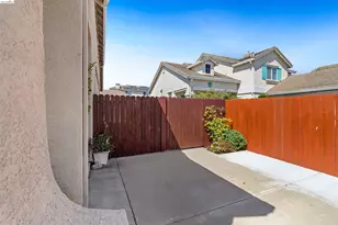 1676 Hickam Cir, Suisun City, CA 94585 - Photo 32