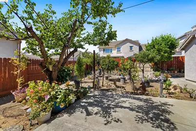 1676 Hickam Cir, Suisun City, CA 94585 - Photo 42