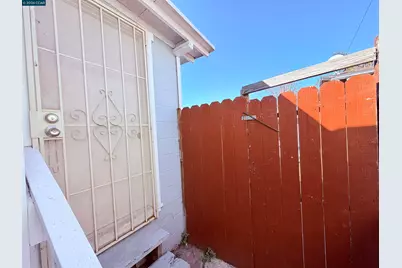 2625 75th Ave, Oakland, CA 94605 - Photo 14