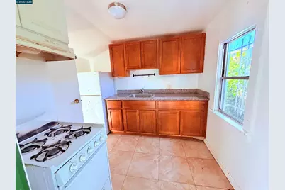2625 75th Ave, Oakland, CA 94605 - Photo 18