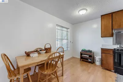 567 Oakland Ave #104, Oakland, CA 94606 - Photo 26