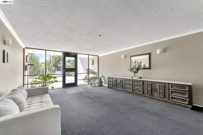 567 Oakland Ave #104, Oakland, CA 94606 - Photo 10