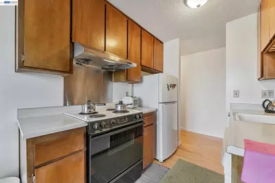 567 Oakland Ave #104, Oakland, CA 94606 - Photo 24