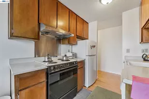 567 Oakland Ave, Oakland, CA 94606 - Photo 24
