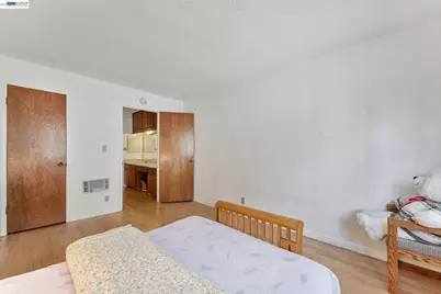 567 Oakland Ave #104, Oakland, CA 94606 - Photo 30