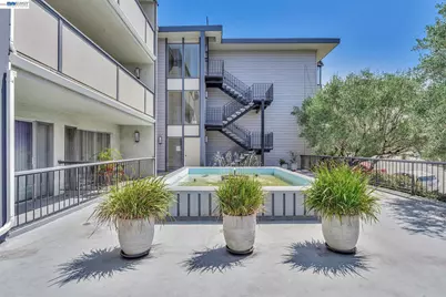 567 Oakland Ave #104, Oakland, CA 94606 - Photo 8