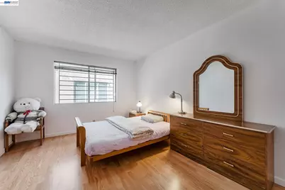 567 Oakland Ave #104, Oakland, CA 94606 - Photo 28