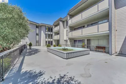 567 Oakland Ave #104, Oakland, CA 94606 - Photo 6