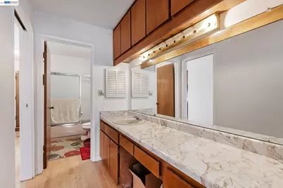 567 Oakland Ave #104, Oakland, CA 94606 - Photo 32