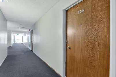 567 Oakland Ave #104, Oakland, CA 94606 - Photo 12