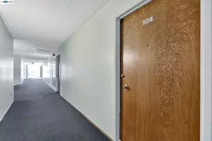 567 Oakland Ave, Oakland, CA 94606 - Photo 12