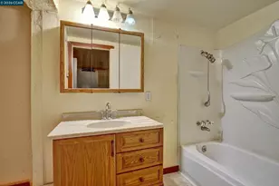 226 Tunis Rd, Oakland, CA 94603 - Photo 16