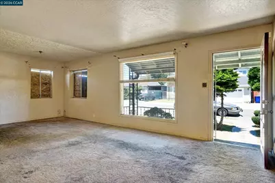 226 Tunis Rd, Oakland, CA 94603 - Photo 6