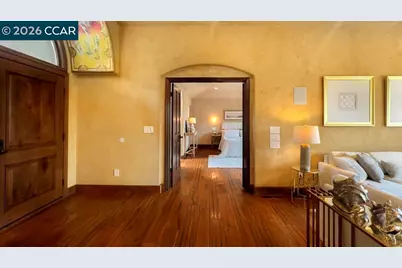 800 Hamilton Dr, Pleasant Hill, CA 94523 - Photo 8