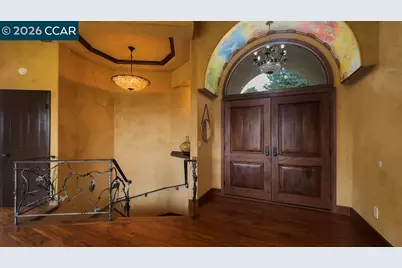 800 Hamilton Dr, Pleasant Hill, CA 94523 - Photo 2