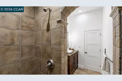 800 Hamilton Dr, Pleasant Hill, CA 94523 - Photo 68