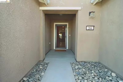 284 Zion Canyon Ct, Merced, CA 95341 - Photo 2
