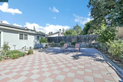 2353 Silver Creek Cir, Antioch, CA 94509 - Photo 32