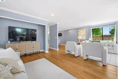 20061 Santa Maria Ave, Castro Valley, CA 94546 - Photo 8