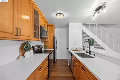 2274 Peacock Pl #2, Union City, CA 94587 - Photo 8