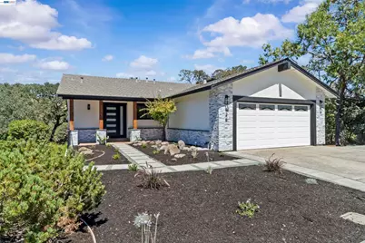 126 Saint Joan Ln, Pleasant Hill, CA 94523 - Photo 2