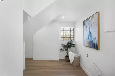 7301 Hillmont Dr, Oakland, CA 94605 - Photo 50