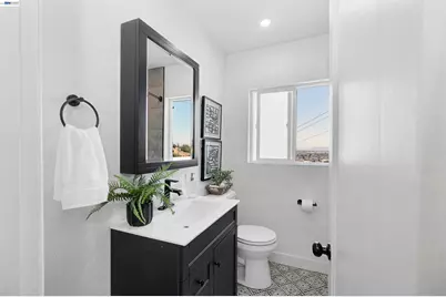 7301 Hillmont Dr, Oakland, CA 94605 - Photo 42