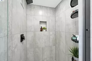 7301 Hillmont Dr, Oakland, CA 94605 - Photo 54