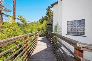 7301 Hillmont Dr, Oakland, CA 94605 - Photo 10
