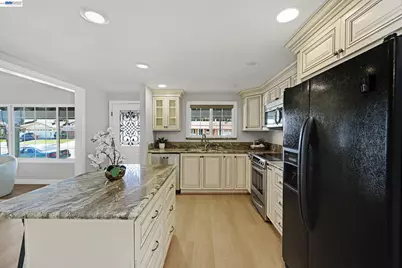 6877 Rayland Ct, Pleasanton, CA 94588 - Photo 8