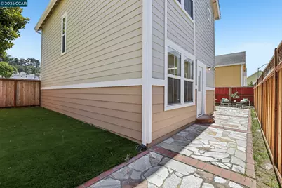 2452 Casa Ct, Oakland, CA 94605 - Photo 30