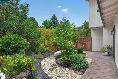 584 Mission Pl, Danville, CA 94526 - Photo 6
