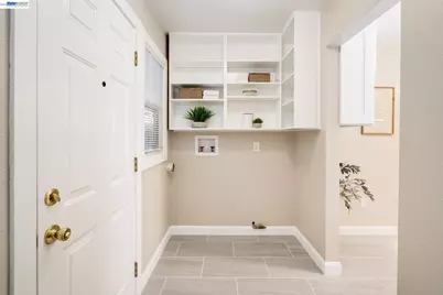 3085 Bantry Ave, Oakland, CA 94605 - Photo 16