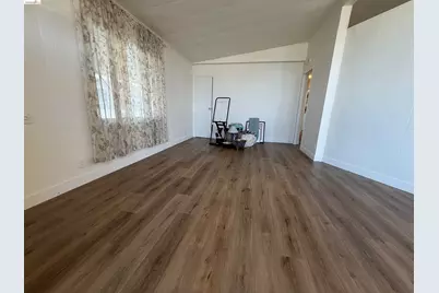 812 Clover #37, Tracy, CA 95376 - Photo 4