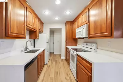 605 Center Ave, Martinez, CA 94553 - Photo 1