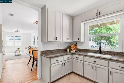 2072 Chalomar Rd, Concord, CA 94518 - Photo 10