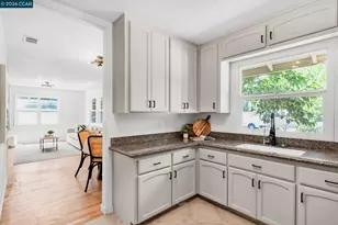 2072 Chalomar Rd, Concord, CA 94518 - Photo 10