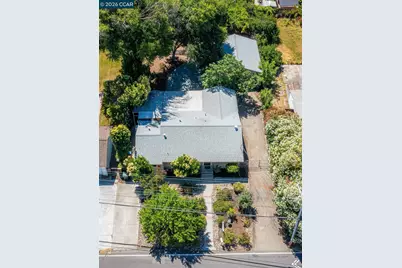 2072 Chalomar Rd, Concord, CA 94518 - Photo 40