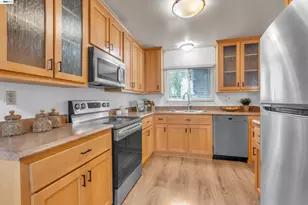 215 Whale Bone Ct, Vallejo, CA 94591 - Photo 6