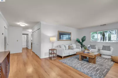 215 Whale Bone Ct, Vallejo, CA 94591 - Photo 2